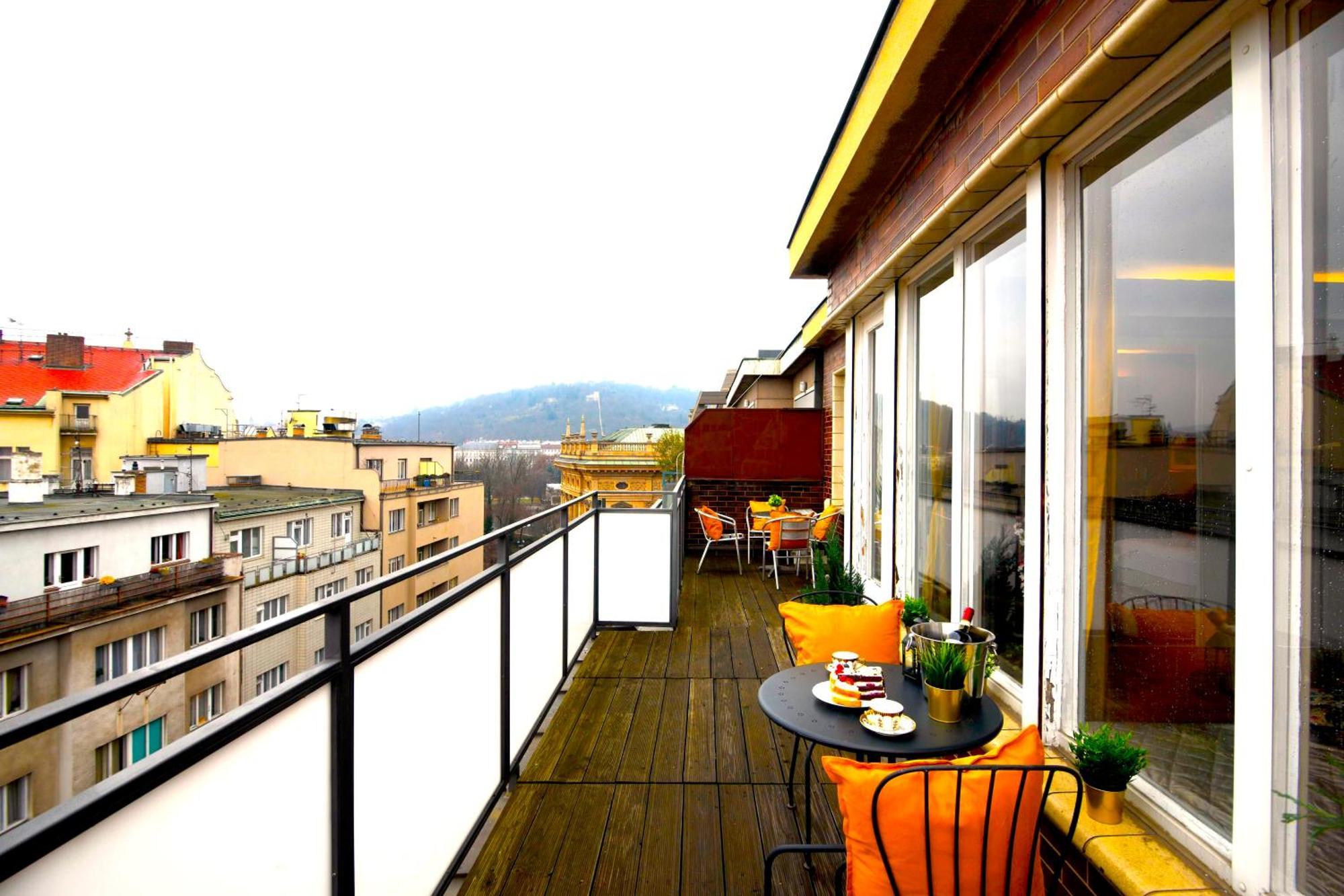 Waterfront River Side Roof Top Apartment - Terrace With City View Prague Exterior photo