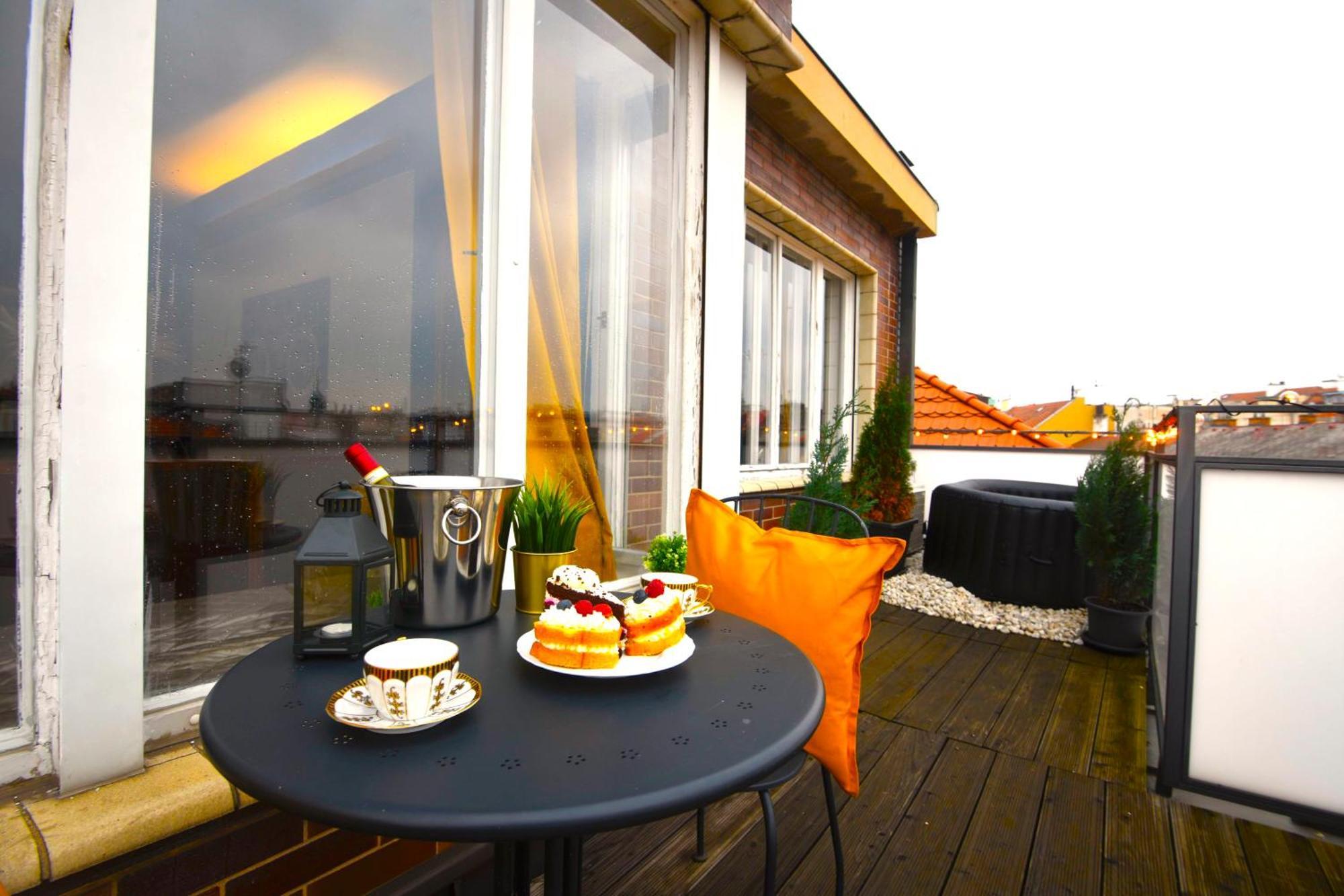 Waterfront River Side Roof Top Apartment - Terrace With City View Prague Exterior photo
