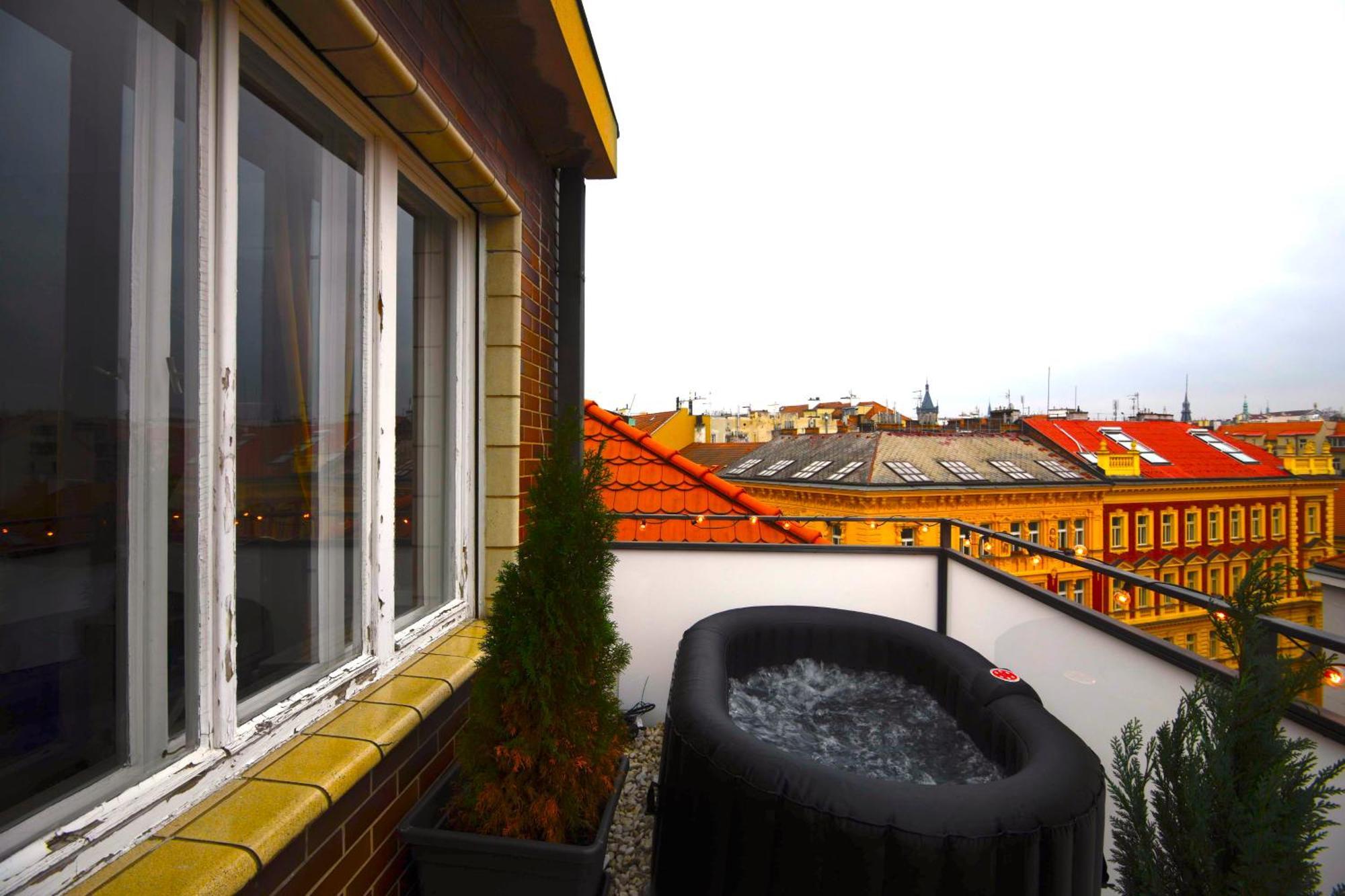Waterfront River Side Roof Top Apartment - Terrace With City View Prague Exterior photo