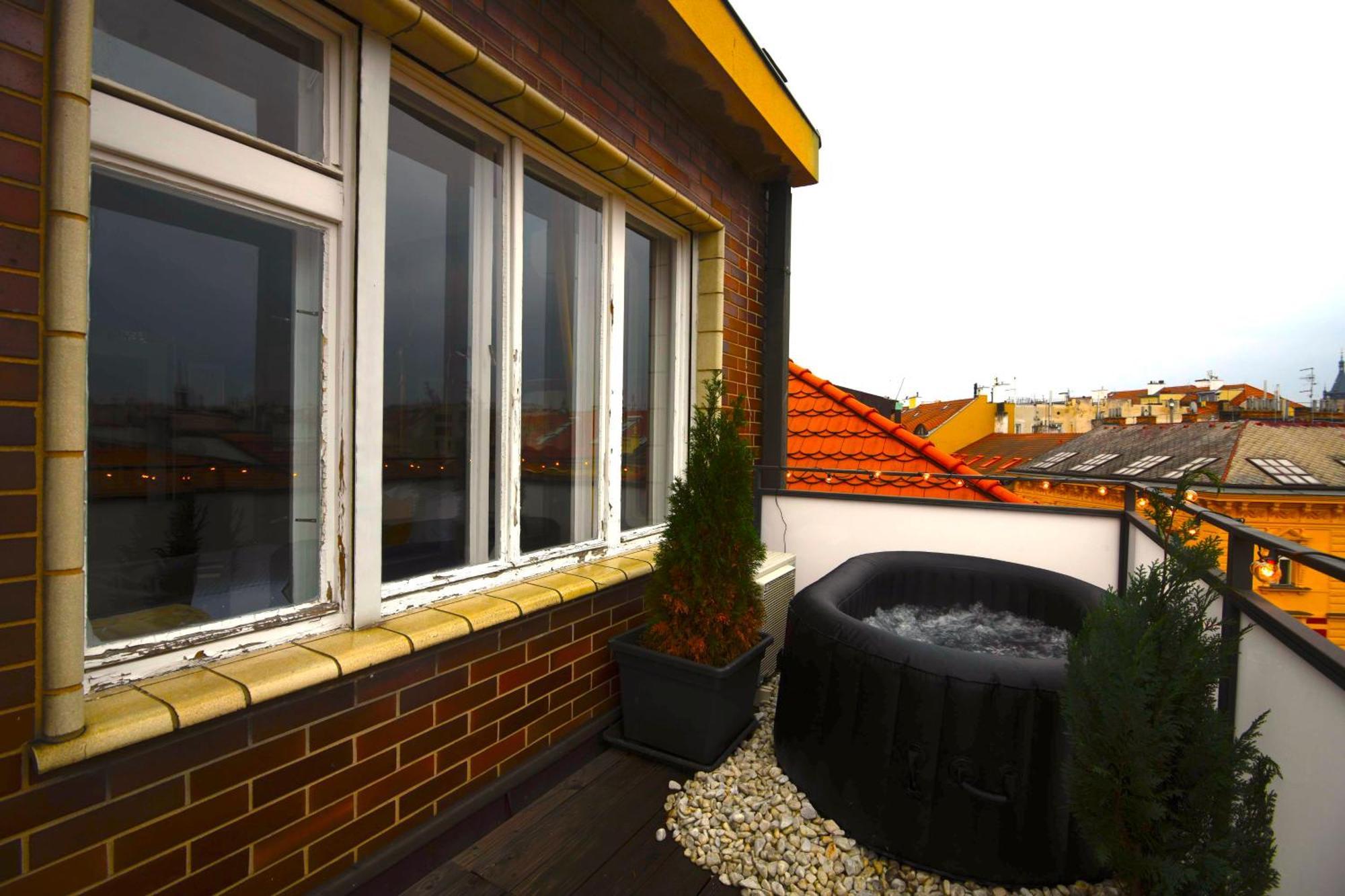 Waterfront River Side Roof Top Apartment - Terrace With City View Prague Exterior photo