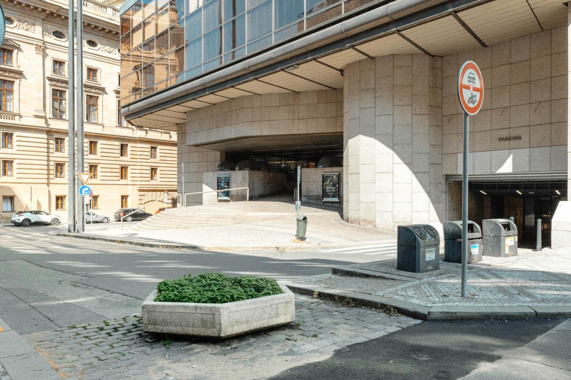 Waterfront River Side Roof Top Apartment - Terrace With City View Prague Exterior photo