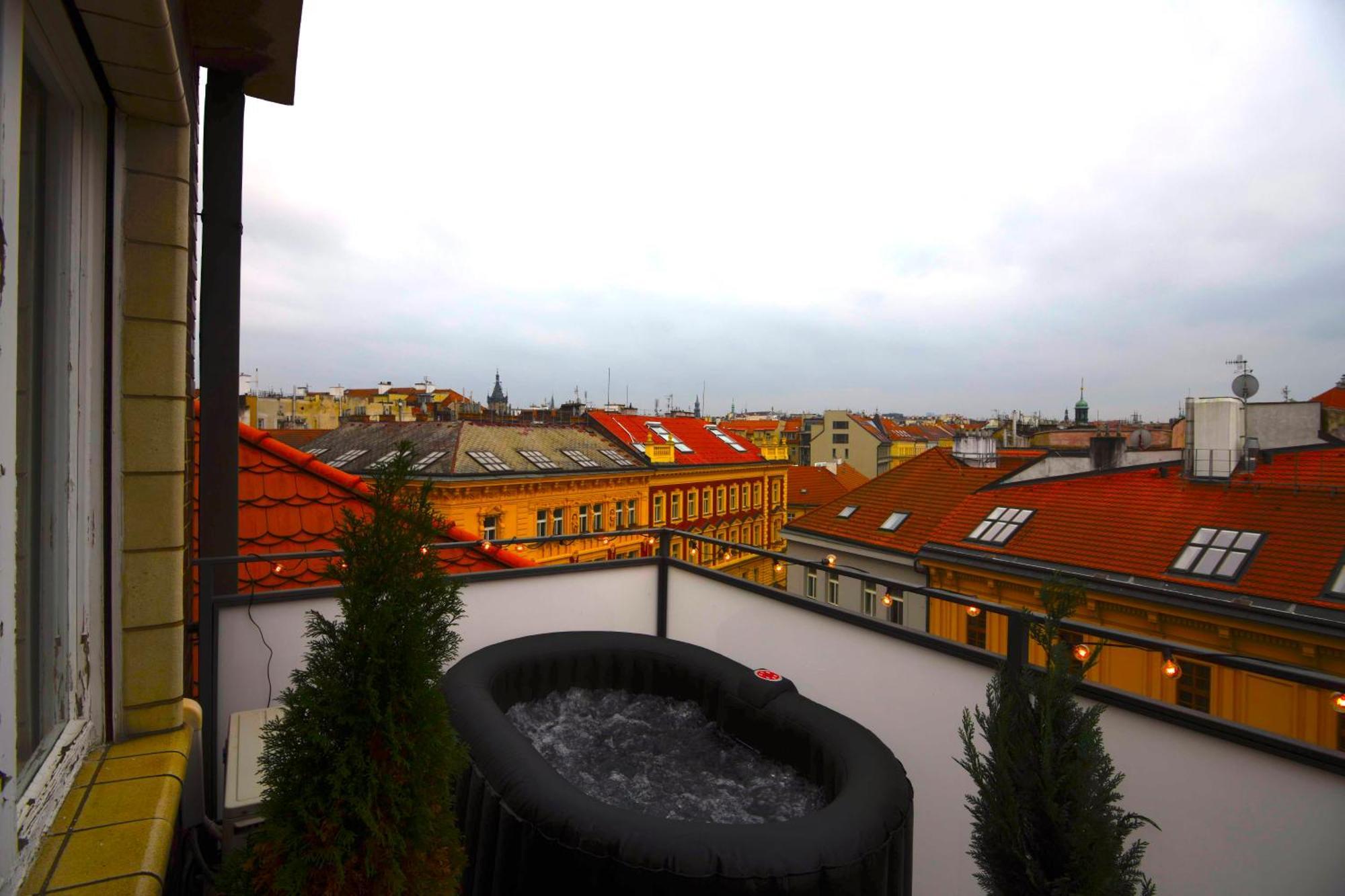 Waterfront River Side Roof Top Apartment - Terrace With City View Prague Exterior photo